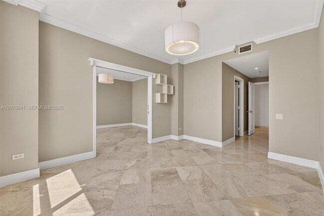 Building Photo - 808 Brickell Key Dr