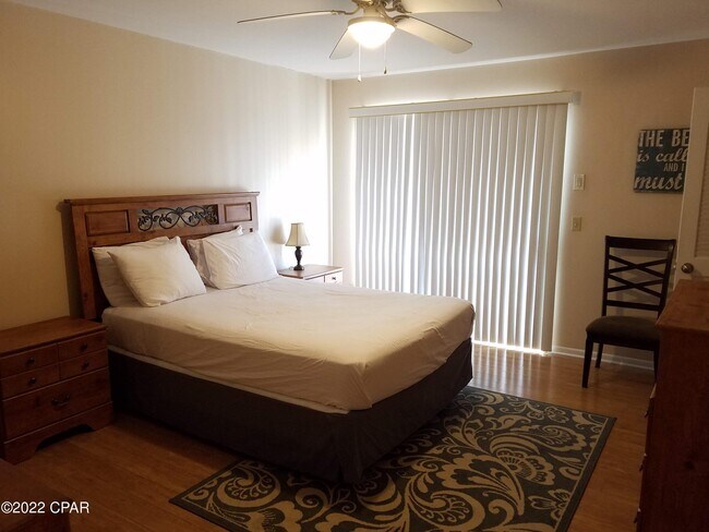 Building Photo - 8126 Surf Dr
