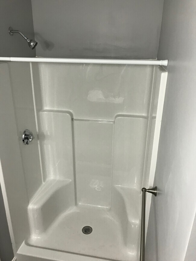 Building Photo - 176 Blossom St