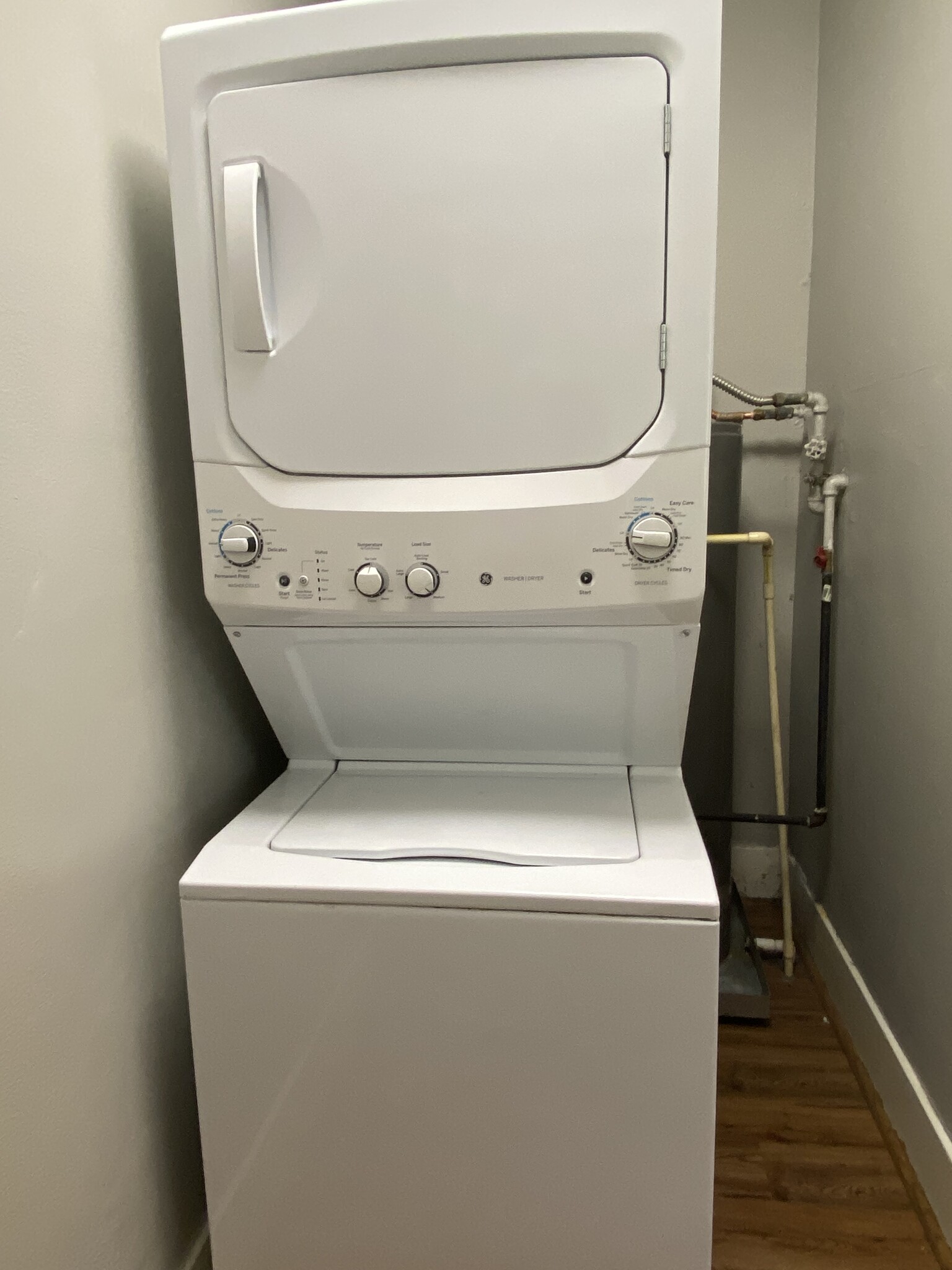Washer Dryer in each unit Plus storage - 812 Branard St