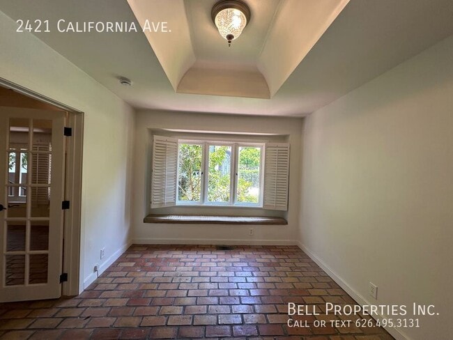Building Photo - 2421 California Ave