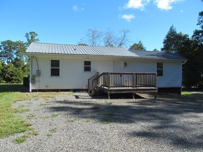 Building Photo - Pinnacle area