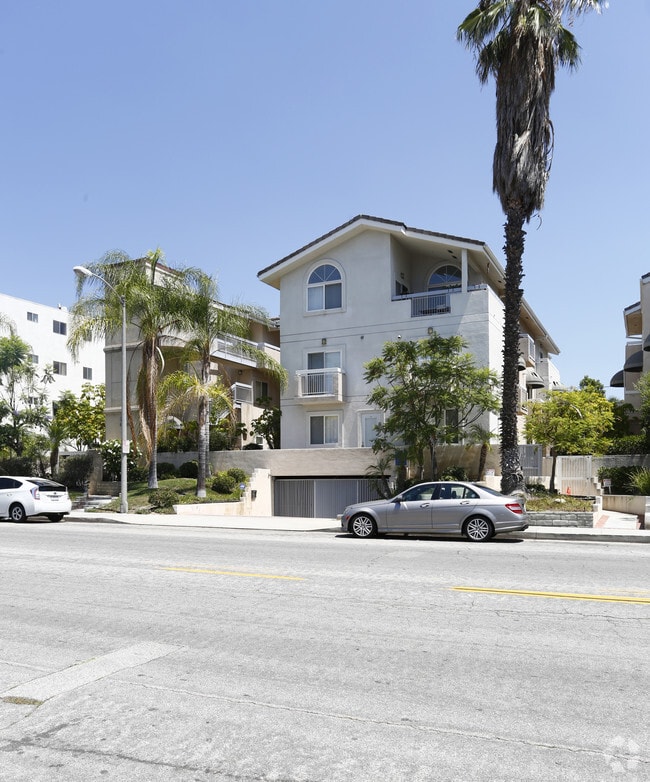 Primary Photo - 505 E Doran St