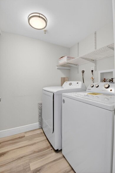 Building Photo - 7076 Huntington Ln