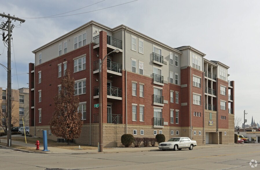 Building Photo - Clybourn Place Apartments