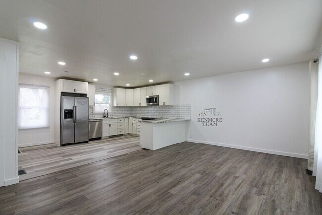 Building Photo - 608 Torbett St