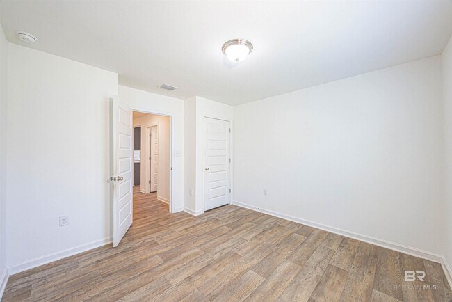 Building Photo - 23294 Shadowridge Dr