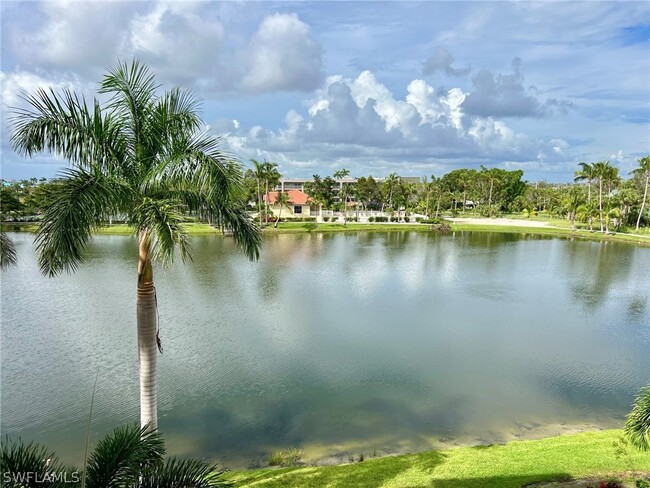 Building Photo - 20061 Sanibel View Cir