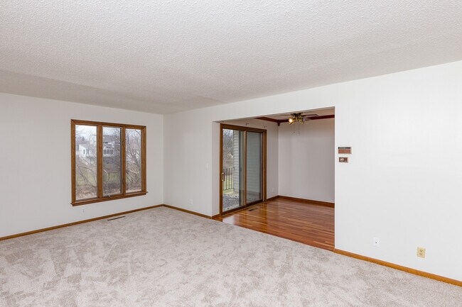 Building Photo - 3084 Parkwild Dr