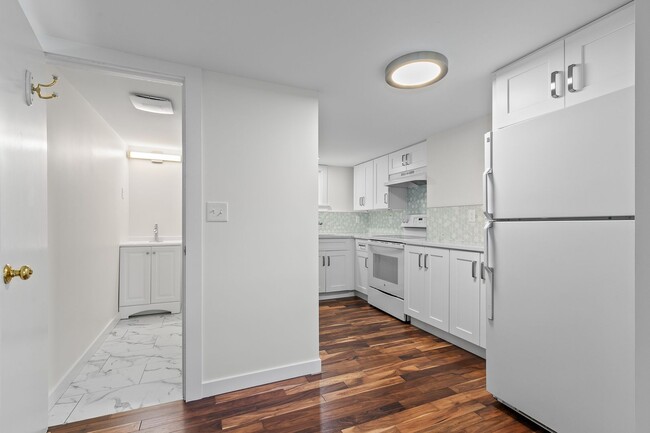Building Photo - 4bd/2.75ba Seattle Home