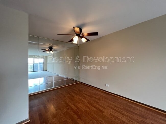 Building Photo - 950 E Wilmette Rd