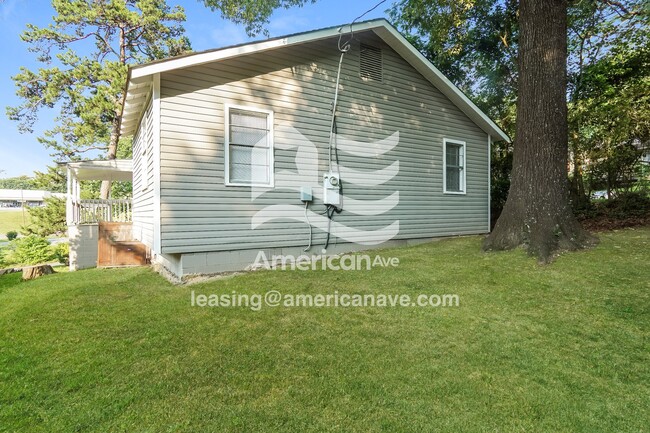 Building Photo - 529 Seminole Cir