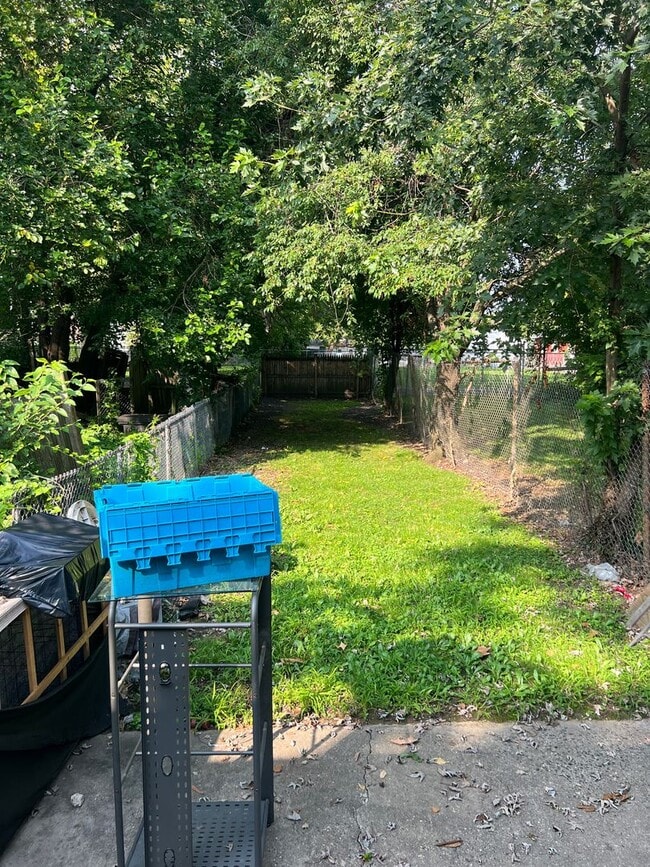 Building Photo - 2 Bed Row Home- Chester, PA