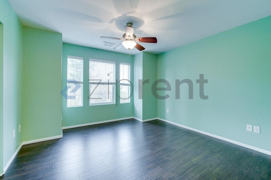 Building Photo - 11004 20th Dr SE