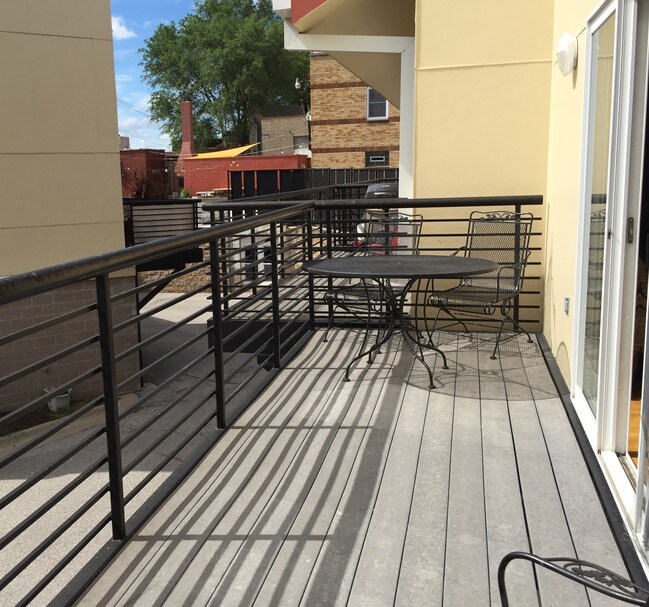 Balcony - 2946 Cherry St