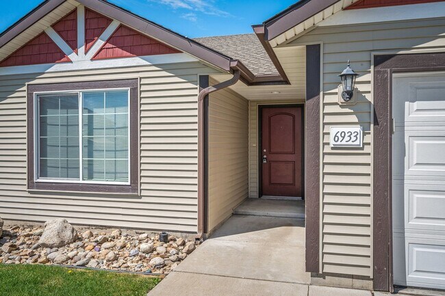 Building Photo - 6933 Fast Hawk Ln