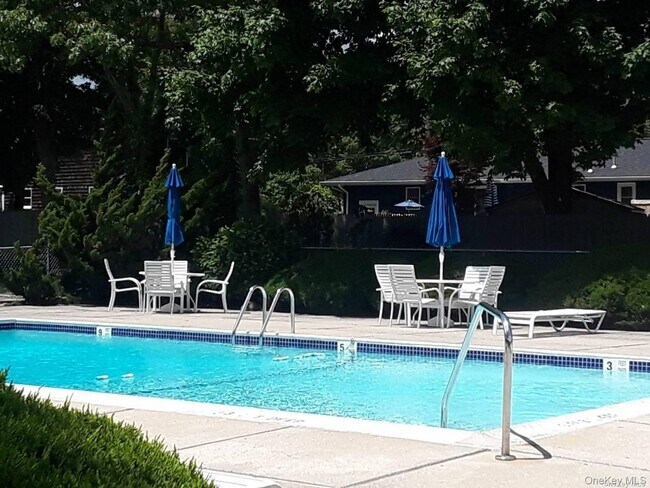 Building Photo - 95 Springville Rd