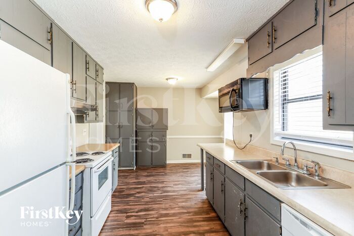 Building Photo - 424 Ridgemont Dr