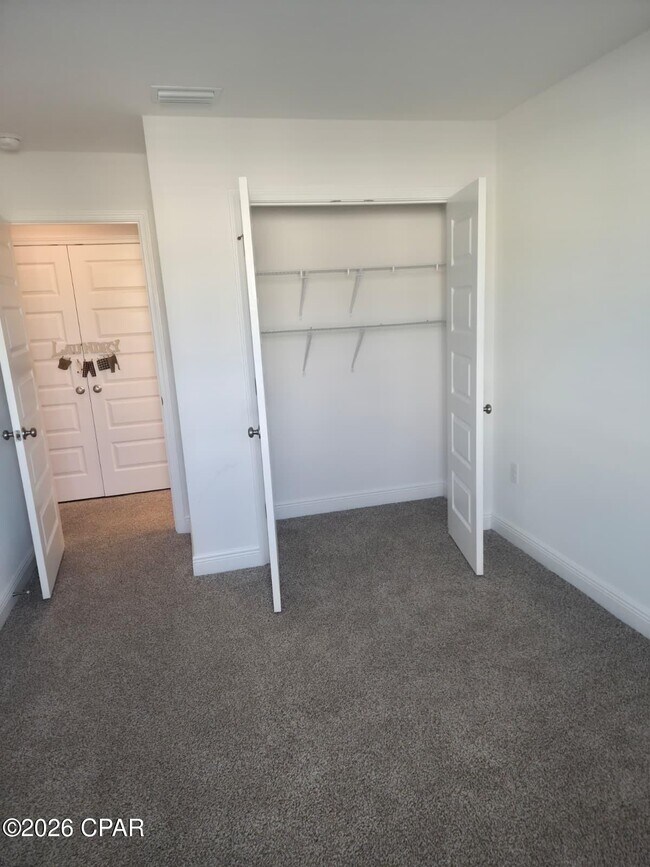 Building Photo - 460 Melrose Wy