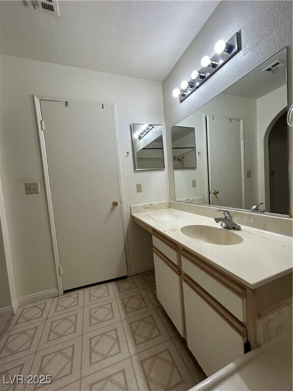 Building Photo - 2200 S Fort Apache Rd