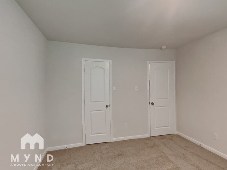 Building Photo - 1117 Clark Dr