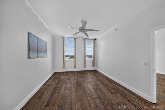 Building Photo - 2401 NE 65th St