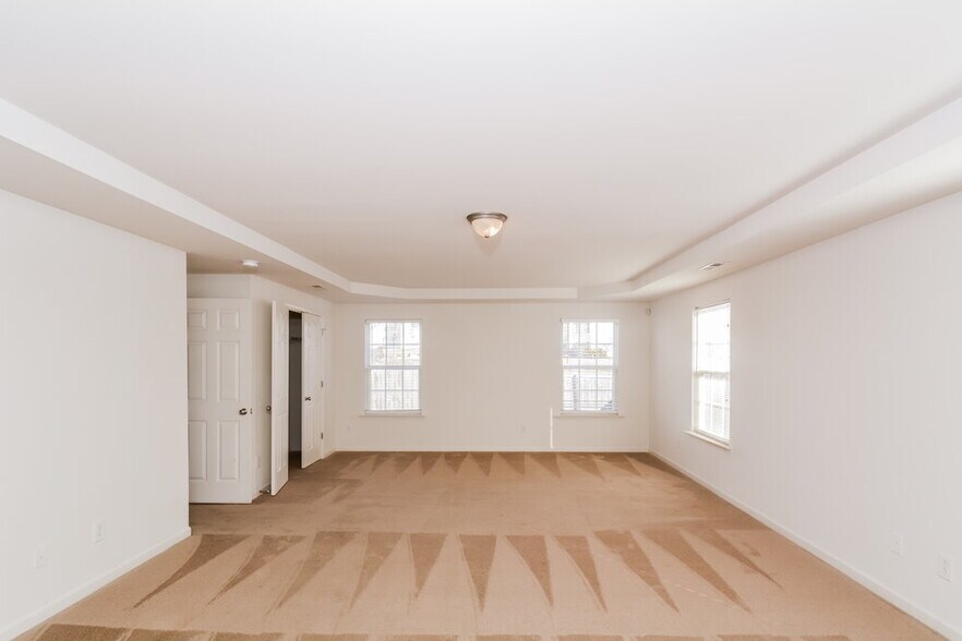 Building Photo - 222 Timber Meadow Lake