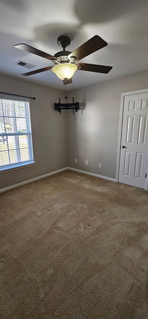 Building Photo - 1593 Langley Dr