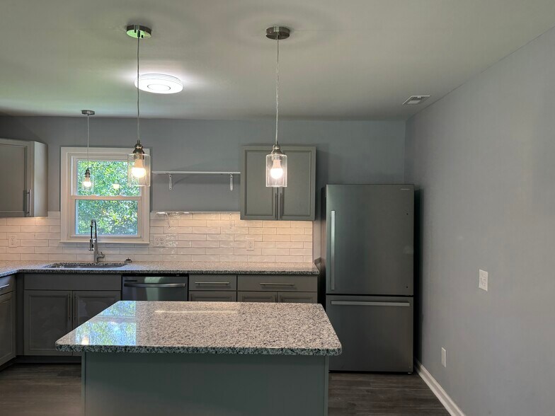 Building Photo - 5202 Fitzgerald Dr