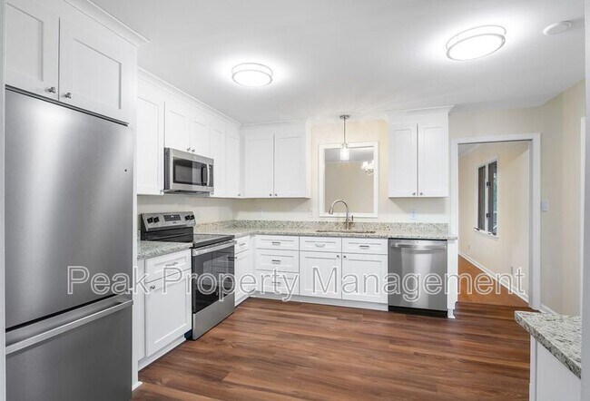 Building Photo - 3212 Vinton St