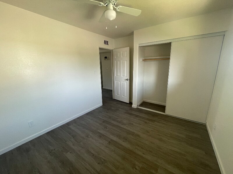 Building Photo - 4613 S Mill Ave