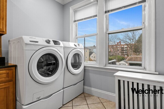 Building Photo - 800-802 KENNEDY Blvd