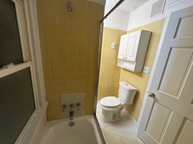 Building Photo - 7602 Wentworth Ave