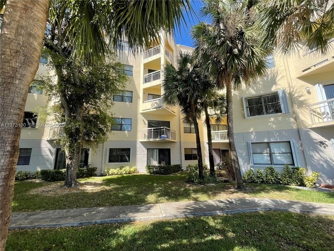 Building Photo - 8290 Lake Dr