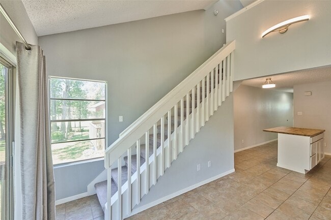 Building Photo - 12900 Walden Rd