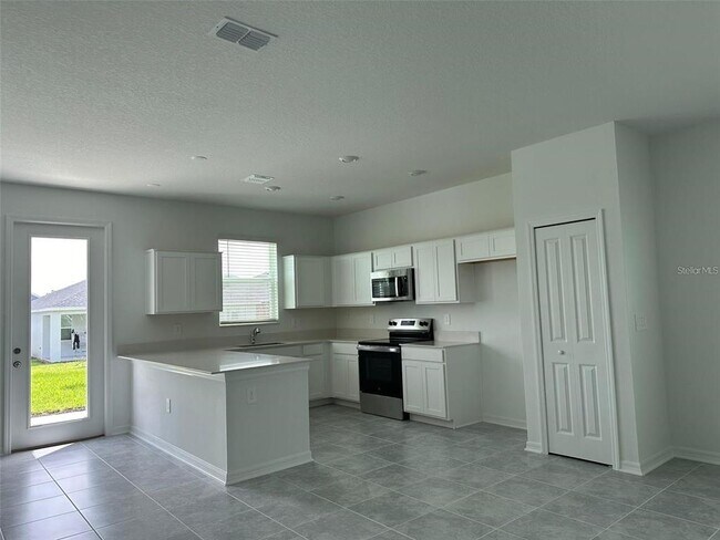 Building Photo - 145 Nine Iron Dr
