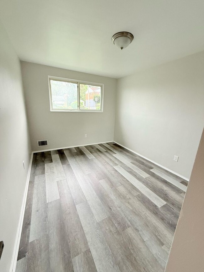 Building Photo - Newly Remodeled 3-Bed, 2-Bath Ranch Style Home