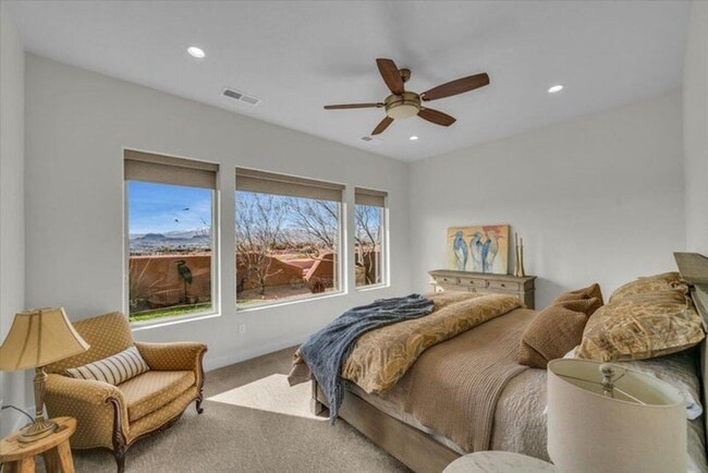Building Photo - Beautiful  home in Entrada!