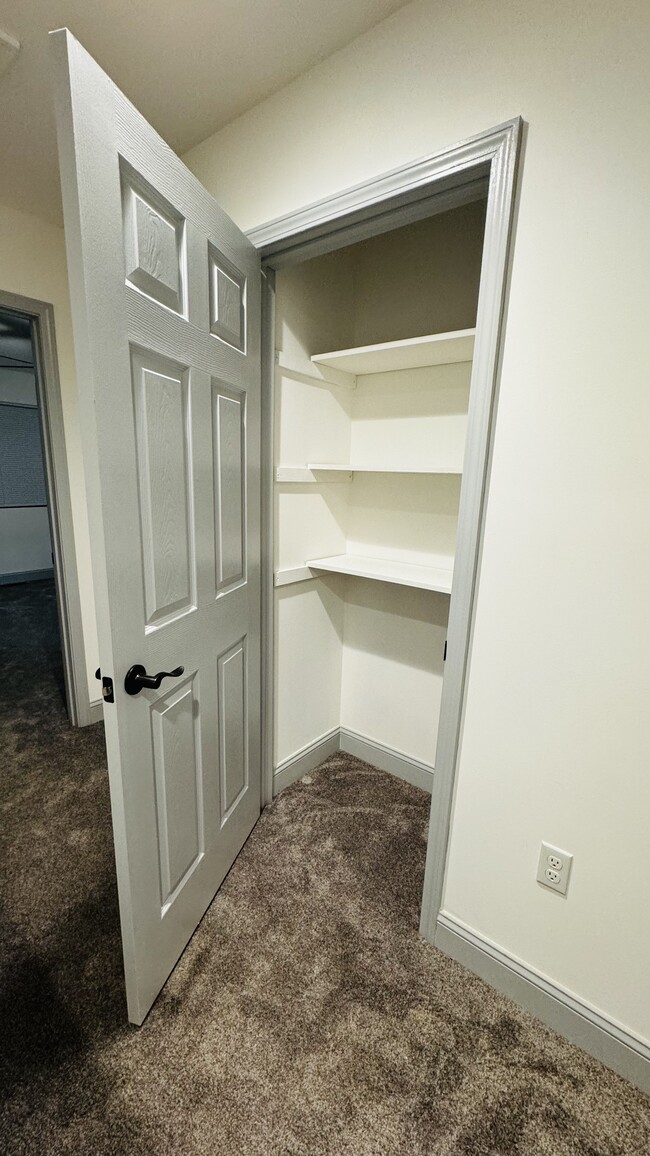 Closet - 244 Pepperhill Dr