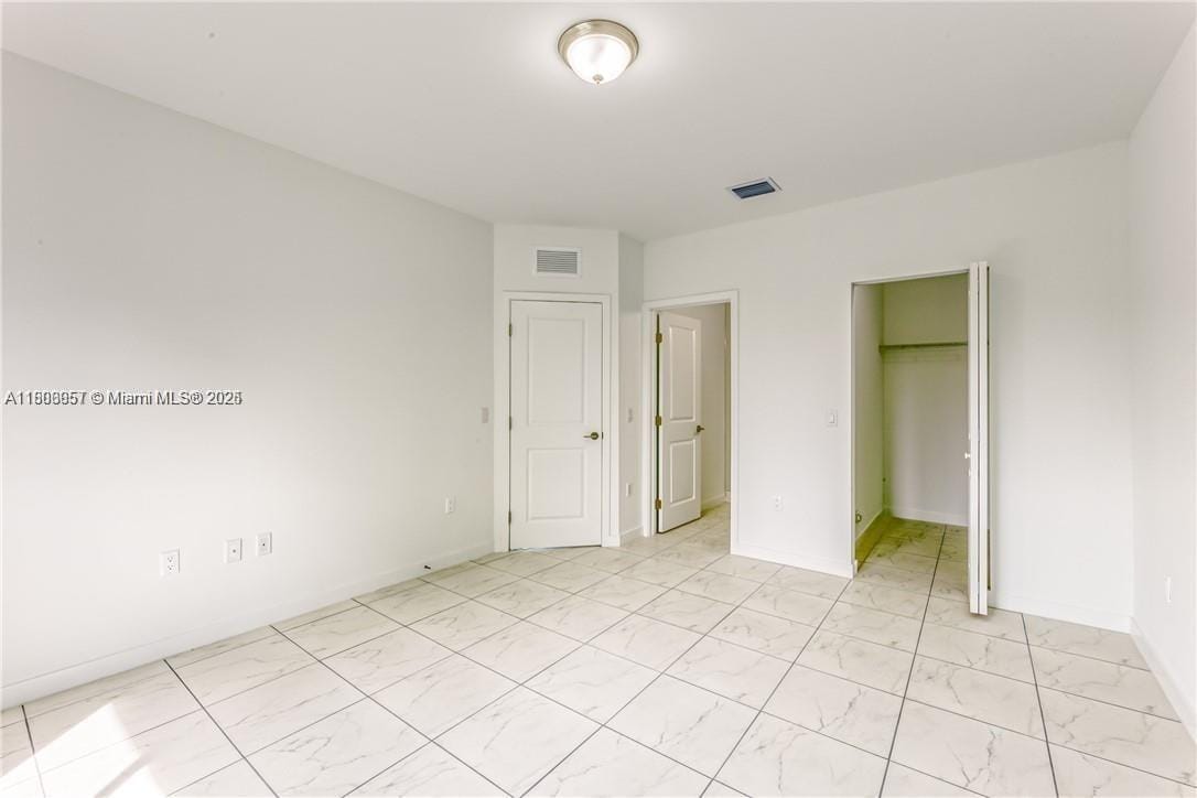 Building Photo - 14815 NE 7th Ct