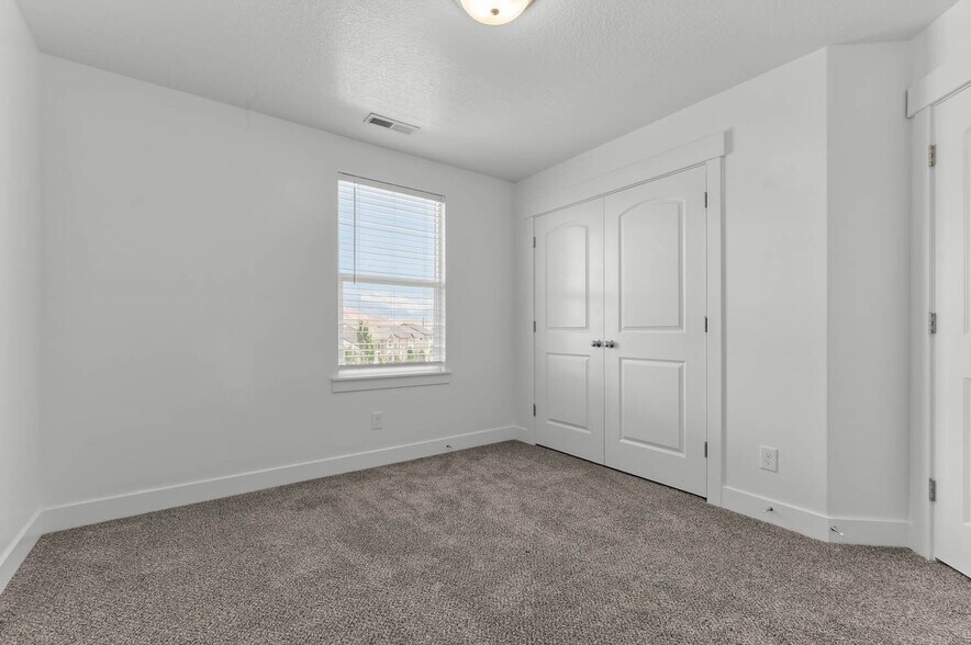 Building Photo - 16042 S Bodmin Way