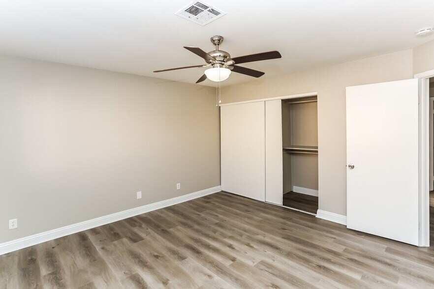 Building Photo - 4137 N Glenfield Cir