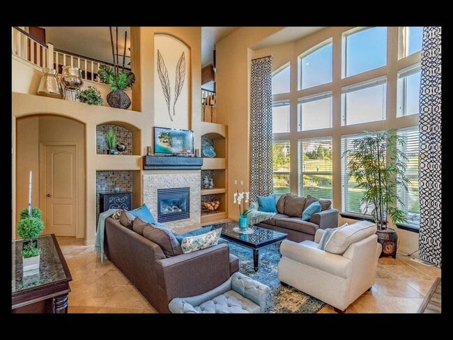 Building Photo - Fully Furnished home ** 1 to 2 month short term lease**