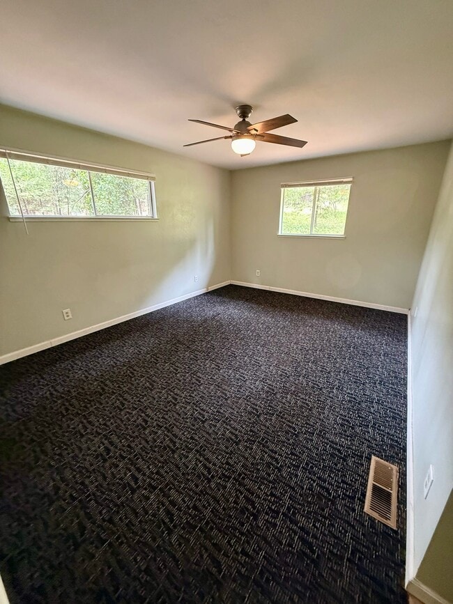 Building Photo - 11599 Upper Pine Hill Dr