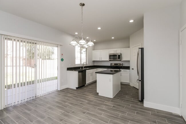 Building Photo - 2476 W Gypsum Ave