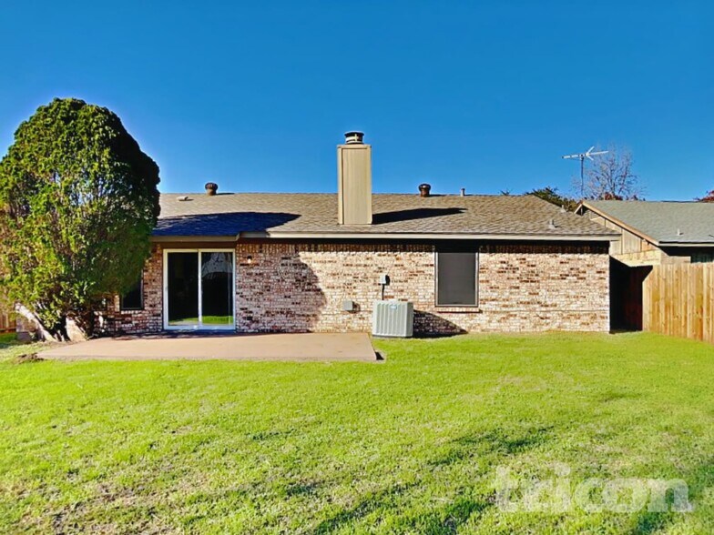 Building Photo - 3029 Meadowmoor St