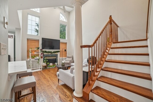 Building Photo - 46 Mayflower Dr