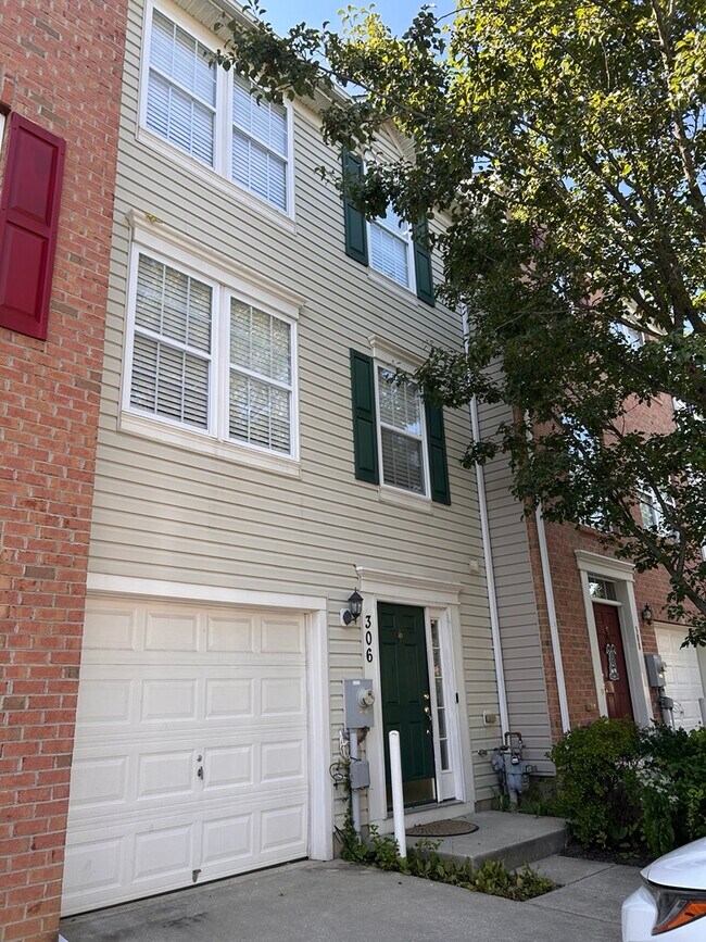 Primary Photo - 306 Kestrel Dr