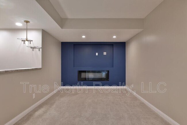 Building Photo - 1412 Leesland Dr