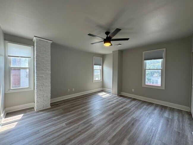 Building Photo - Beautifully Renovated 3 Bedroom Home in York